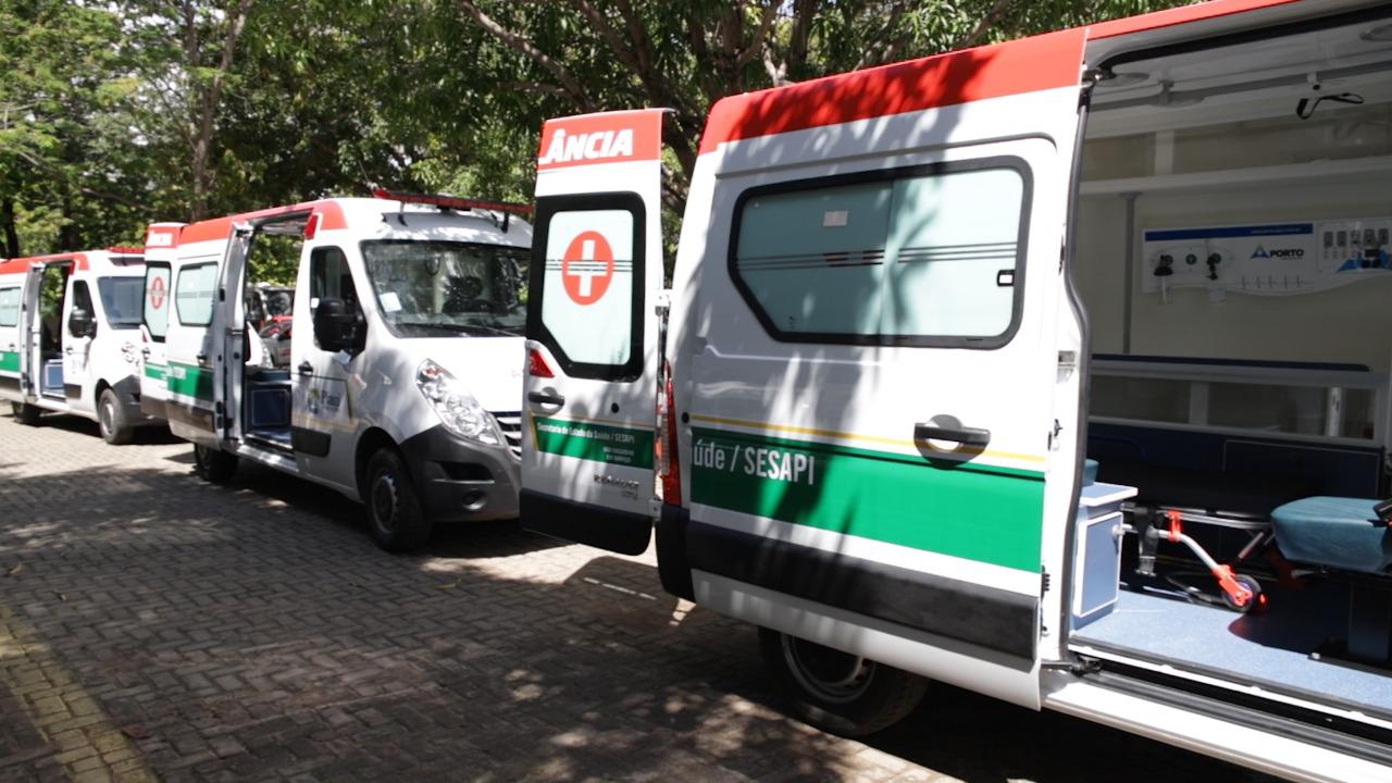 Ambulâncias são enviadas aos municípios para combate ao coronavírus